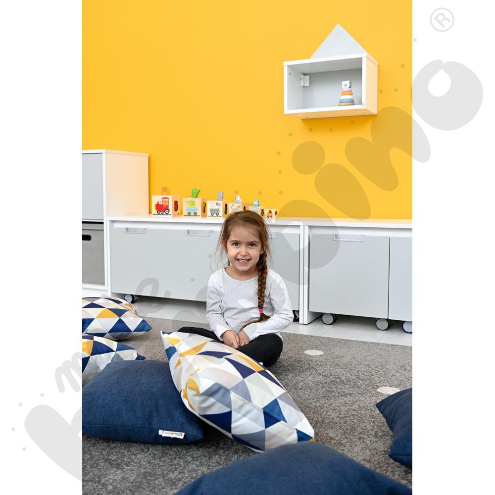 Poduszki kwadratowe 2 szt. motyw trójkątów