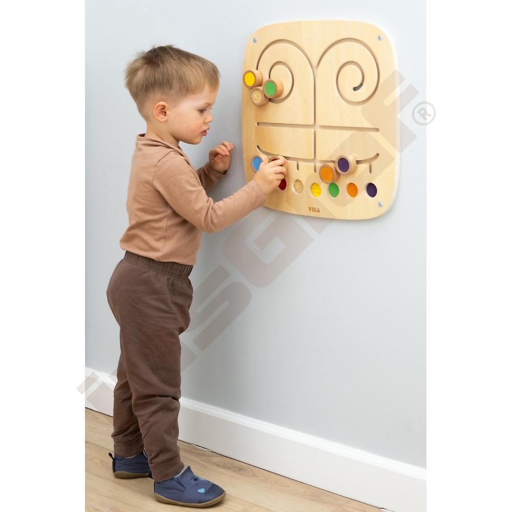 Nástěnný panel - dotkni se a přiřaď