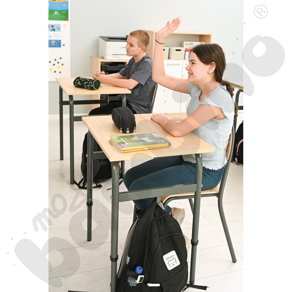 Stół Daniel 70x50 rozm. 4-6, 1-os., stelaż antracytowy, blat klon 375, obrzeże ABS, narożniki proste