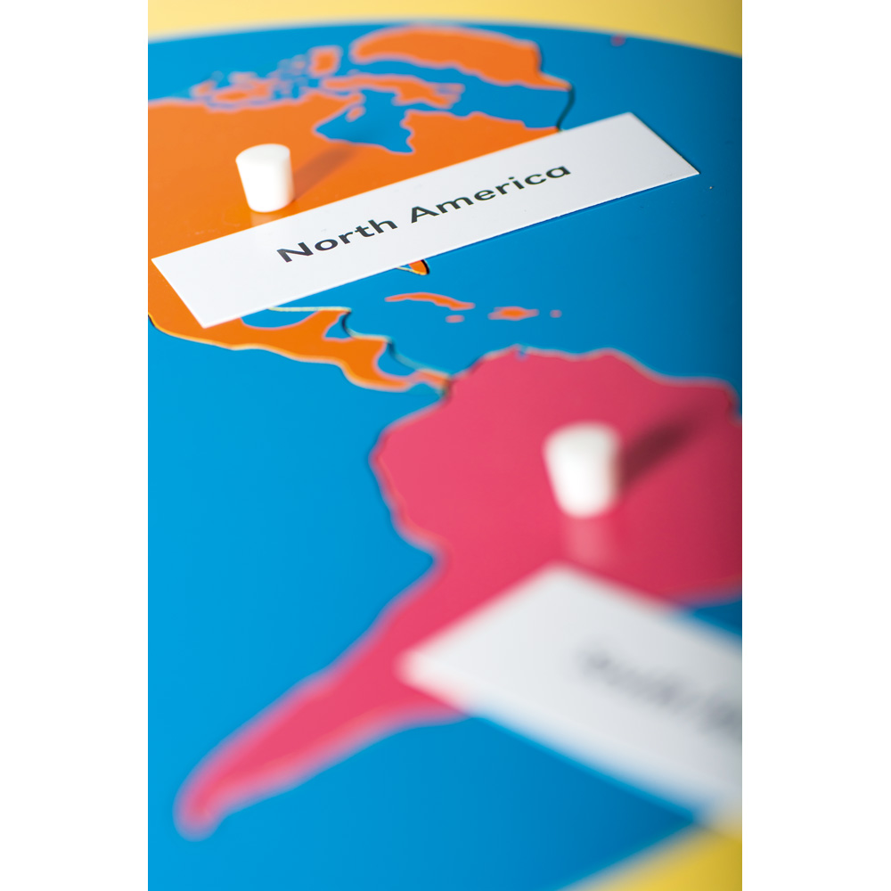 Mapa sveta - dve pologule - puzzle 