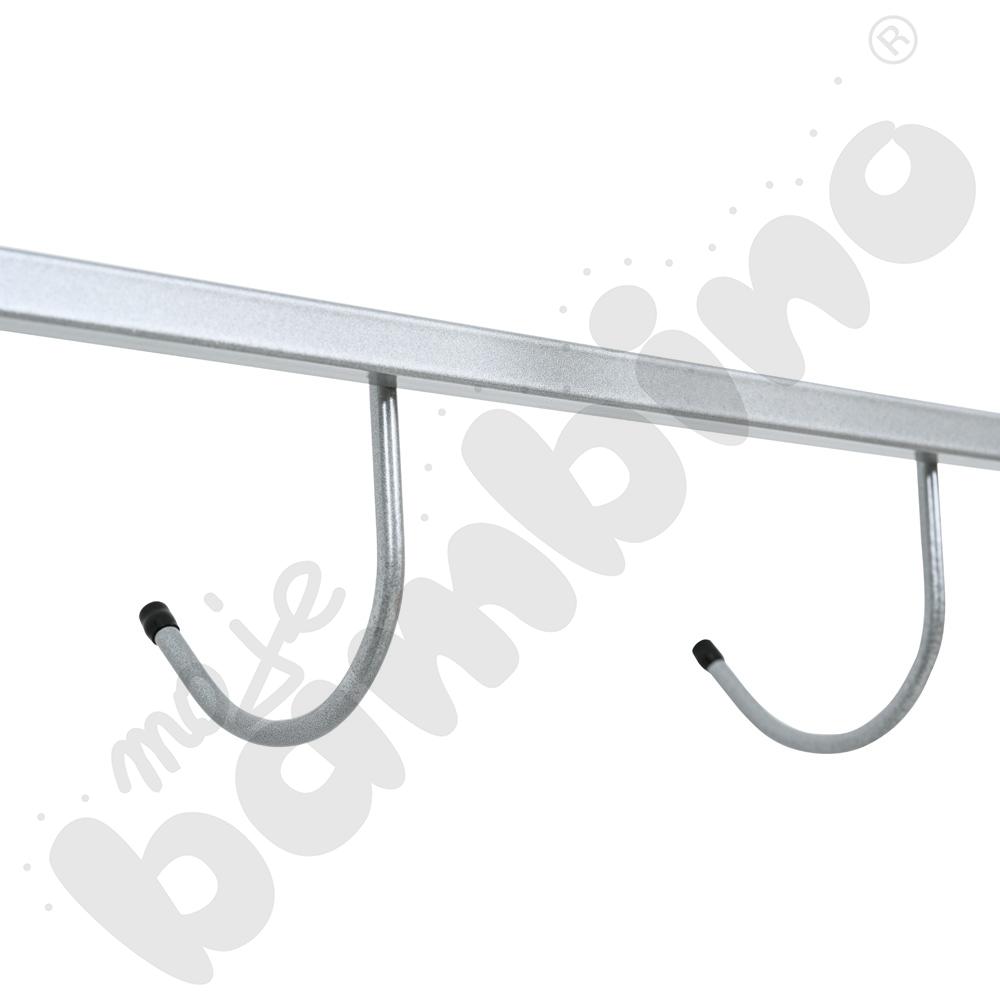 Półka metalowa na piłki z haczykami