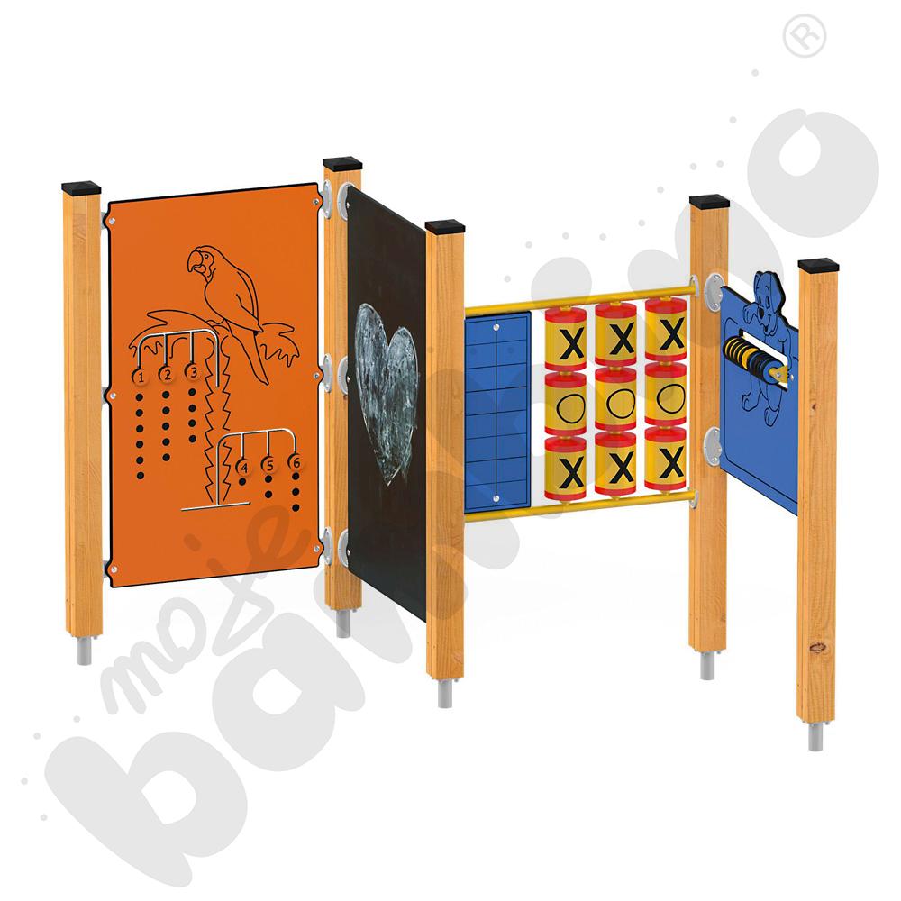 Zestaw tablic edukacyjnych, drewniane słupy