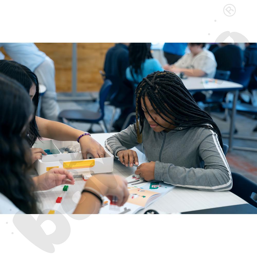 LEGO® Education Informatyka i AI 11+