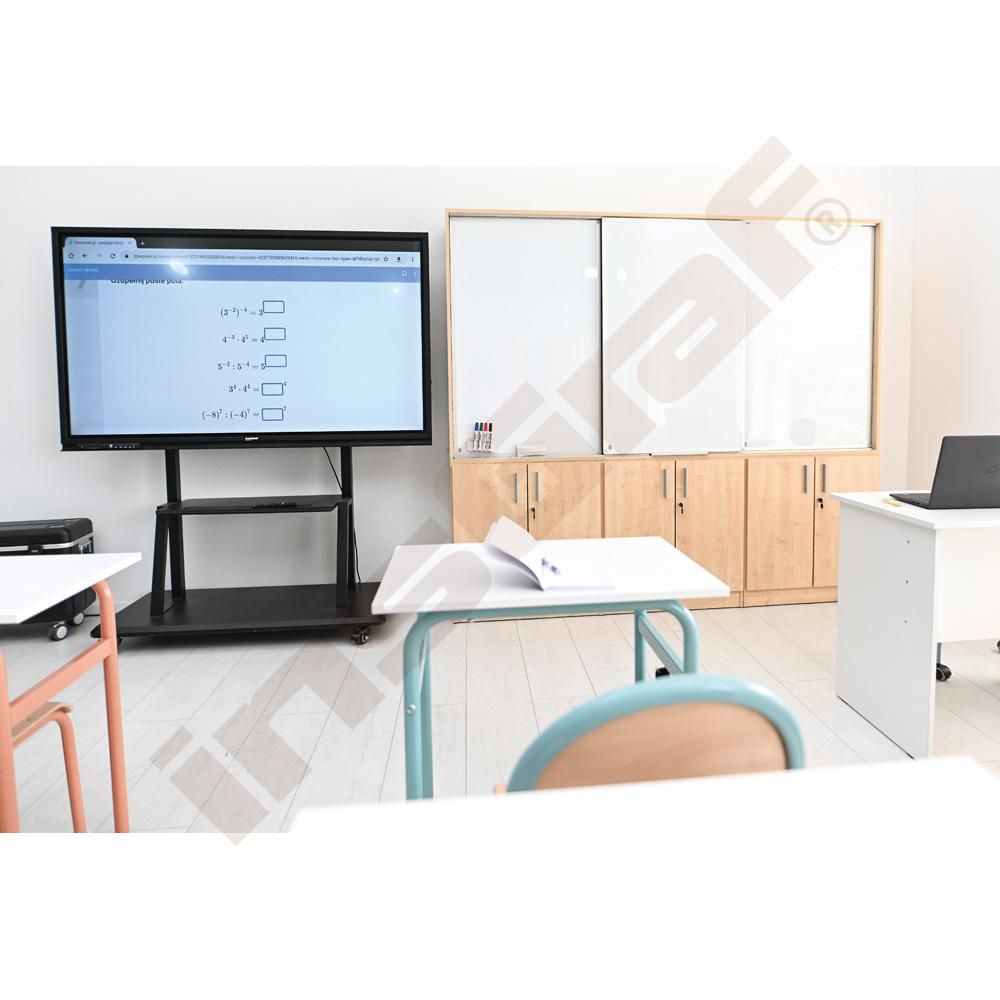 Sestava Expo s tabulemi - 3 moduly, javor 375, se soklem