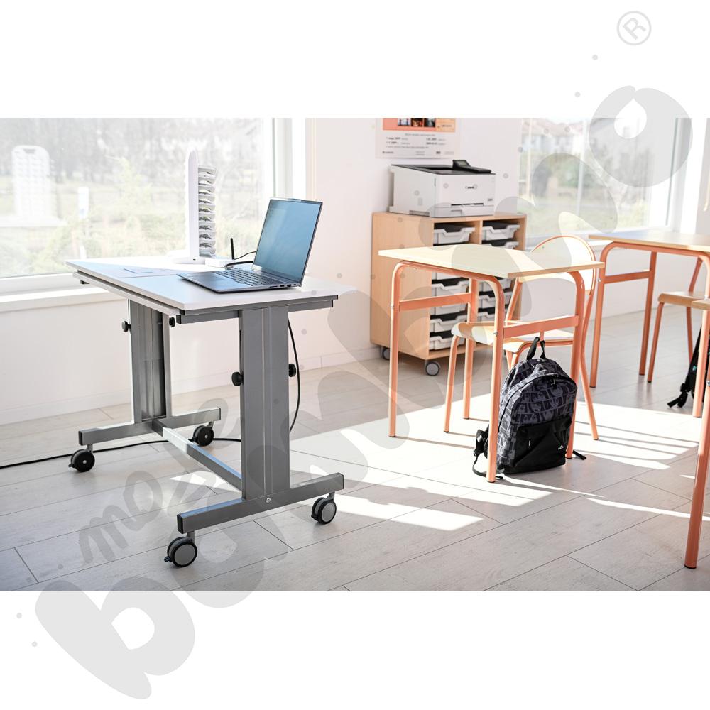 Stół Daniel 1-os. klon 375 z krzesłem P, rozm. 6, łososiowe