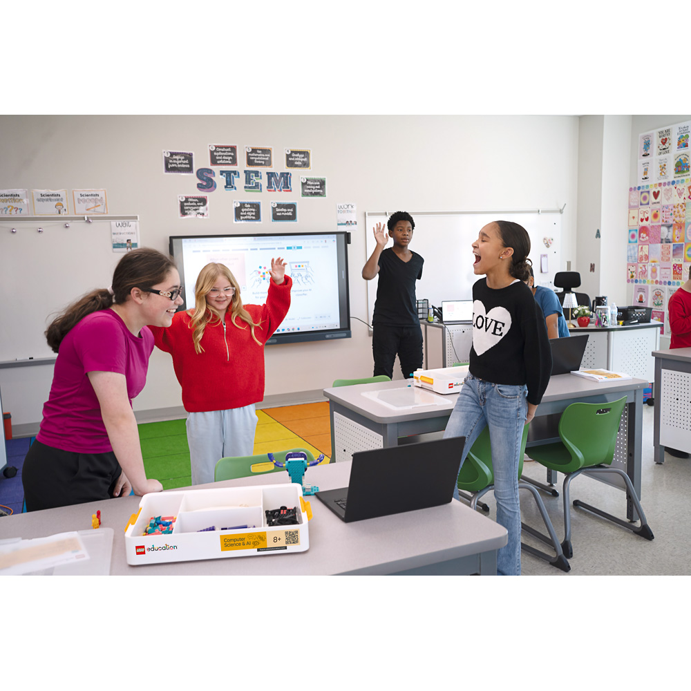 LEGO® Education Informatika a AI 8+