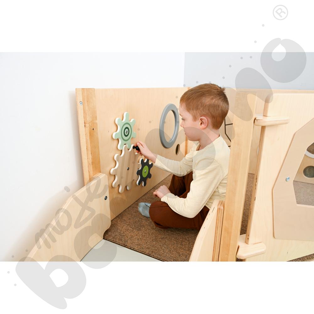 Kącik Leśny zakątek z elementami sensorycznymi