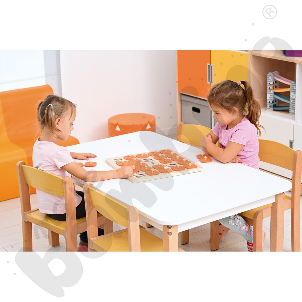 Gra pamięciowa z kartami zadań