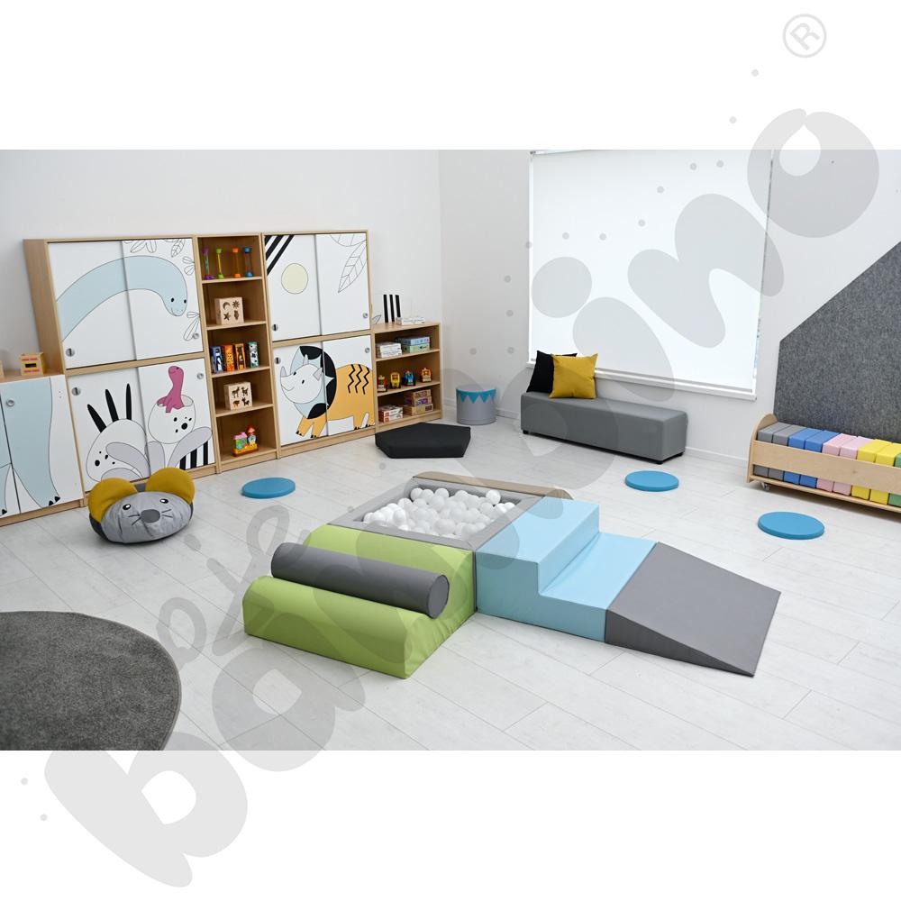 Zestaw pianek z kwadratowym basenem