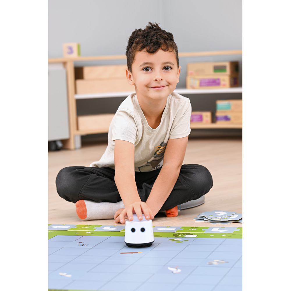 LOGI miniBot - hovoriaci robot, verzia 2