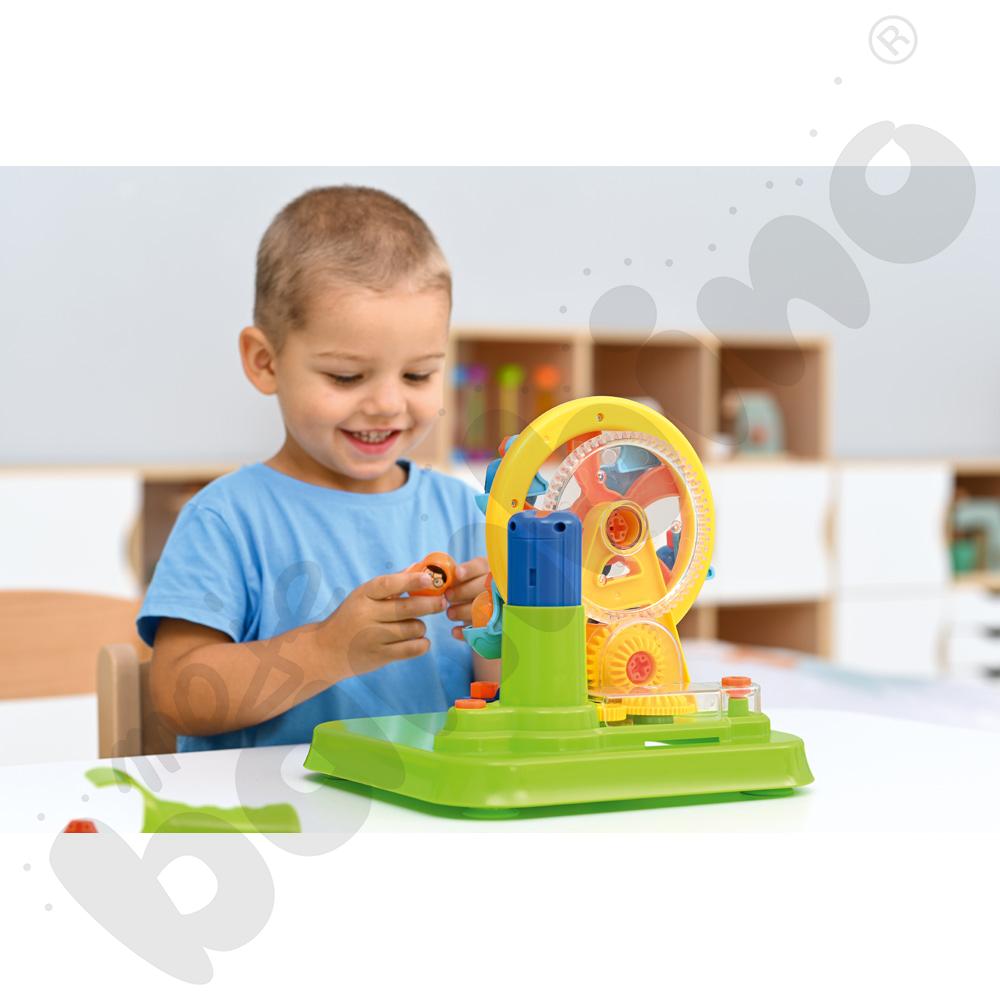 Konstrukcyjny diabelski młyn 