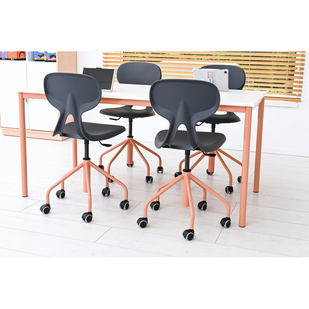 Stôl Mila 160 x 80 biely, púdrová konštrukcia, so 4 stoličkami Piano sivo-púdrovými, veľ. 6