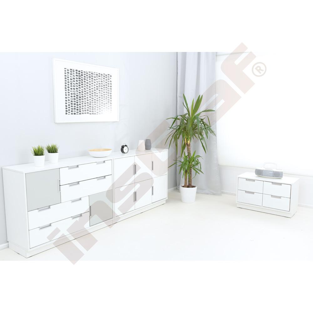 Quadro - skříňka S k doplnění 4 zásuvkami, se soklem, bílá